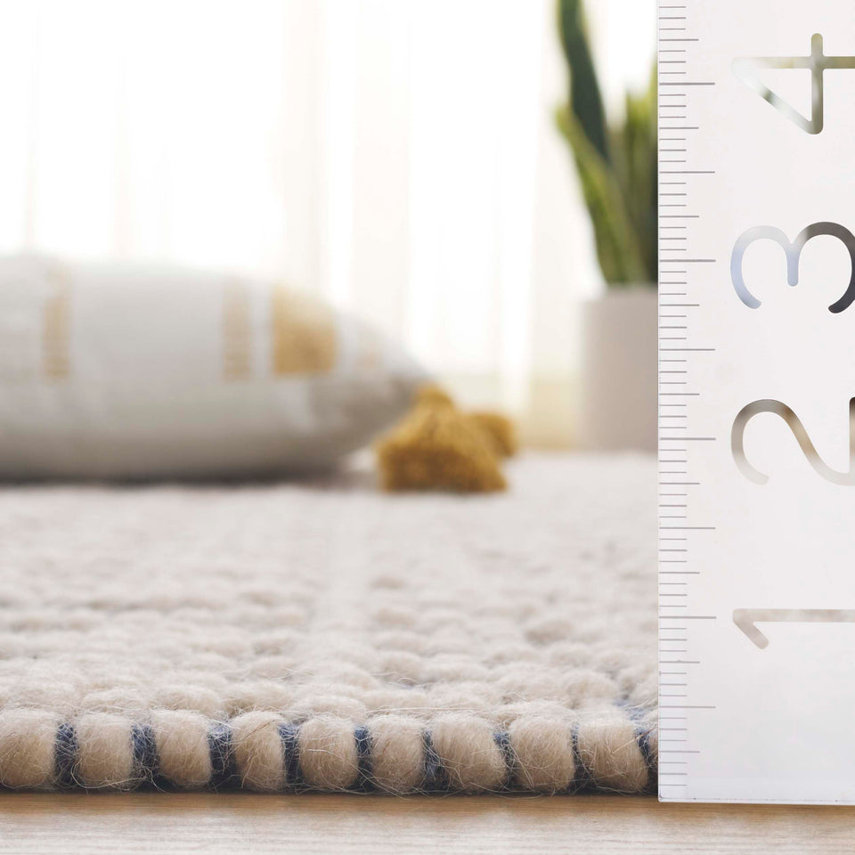 SAFAVIEH Area Rug 8x10 - Natura Collection - Large - Ivory, Handmade Wool, Moroccan Boho Fringe Design, Ideal for Living Room, Bedroom, Dining Space (NAT852B)