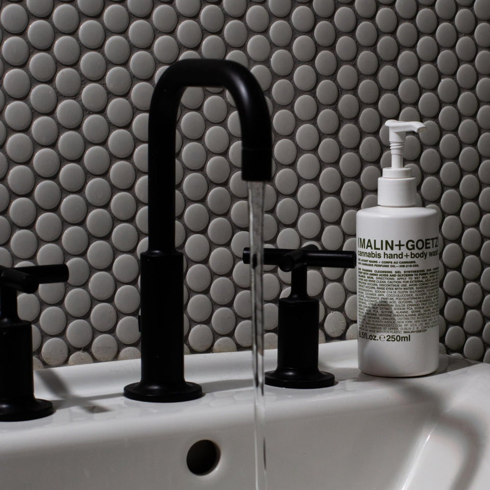 Malin + Goetz Rum Hand & Body Wash, 16 Fl. Oz. – Men & Women Natural Body Wash For All Skin Types, Foaming Hydrating Cleansing Gel, Cruelty-Free & Vegan