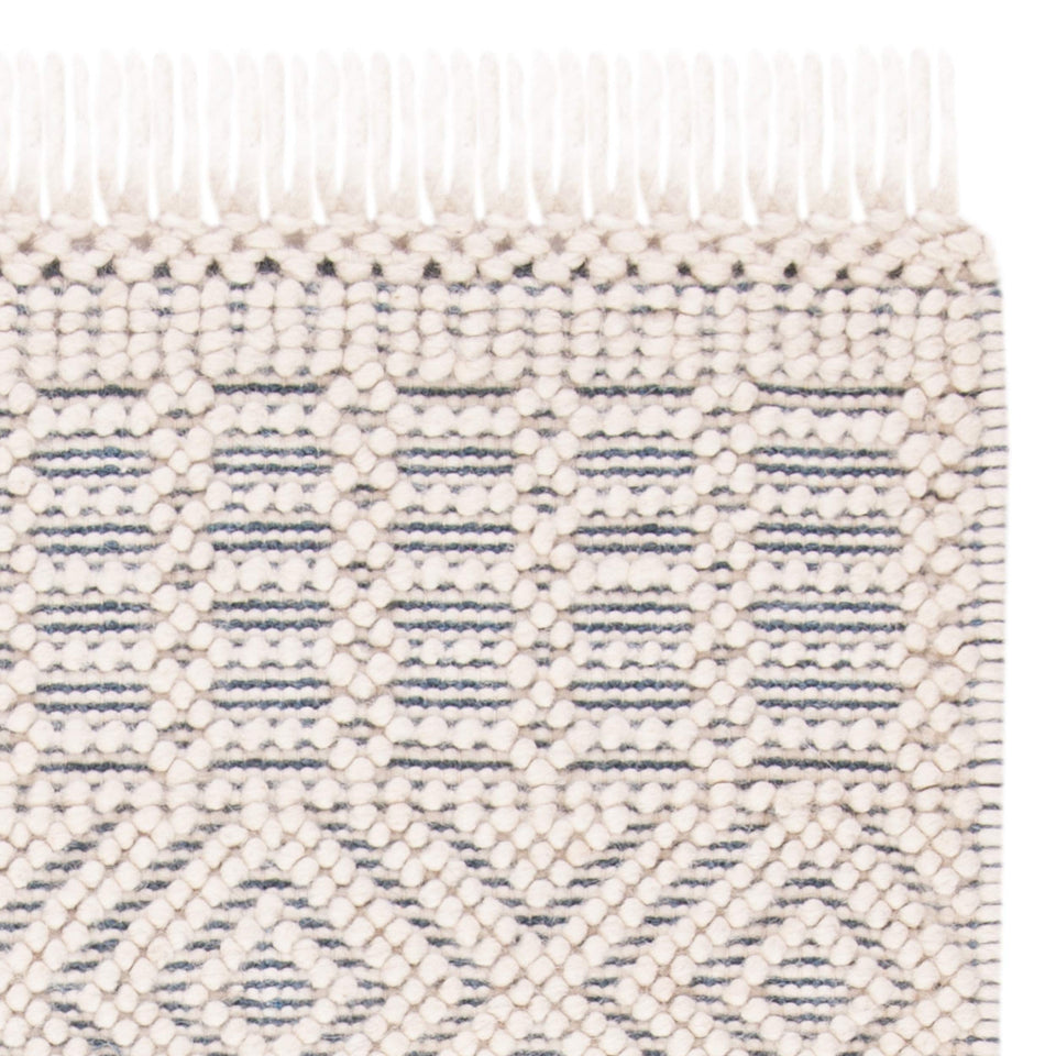 SAFAVIEH Area Rug 8x10 - Natura Collection - Large - Ivory, Handmade Wool, Moroccan Boho Fringe Design, Ideal for Living Room, Bedroom, Dining Space (NAT852B)