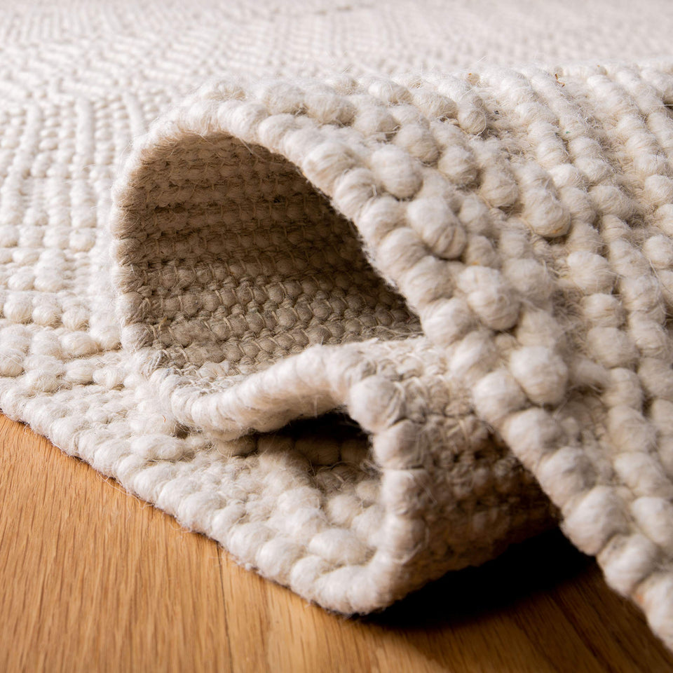 SAFAVIEH Area Rug 8x10 - Natura Collection - Large - Ivory, Handmade Wool, Moroccan Boho Fringe Design, Ideal for Living Room, Bedroom, Dining Space (NAT852B)