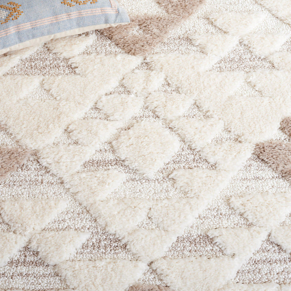 SAFAVIEH Area Rug 8x10 - Moroccan Tassel Shag Collection - Large - Ivory & Brown, Boho Design, Non-Shedding & Easy Cleaning, Plush Pile, Ideal for Living Room, Bedroom, Dining Space (MTS688A)