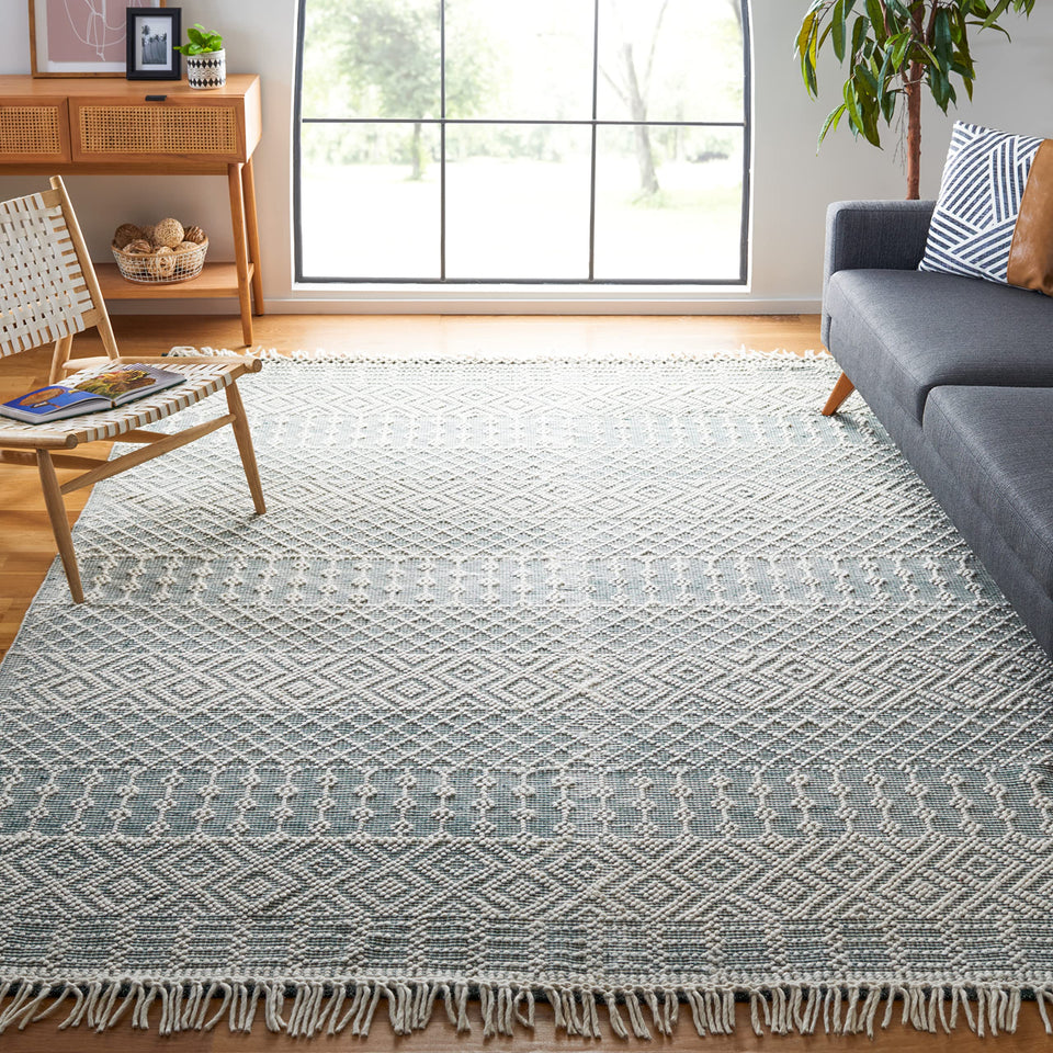SAFAVIEH Area Rug 8x10 - Natura Collection - Large - Ivory, Handmade Wool, Moroccan Boho Fringe Design, Ideal for Living Room, Bedroom, Dining Space (NAT852B)