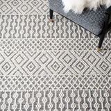 SAFAVIEH Area Rug 8x10 - Natura Collection - Large - Ivory, Handmade Wool, Moroccan Boho Fringe Design, Ideal for Living Room, Bedroom, Dining Space (NAT852B)